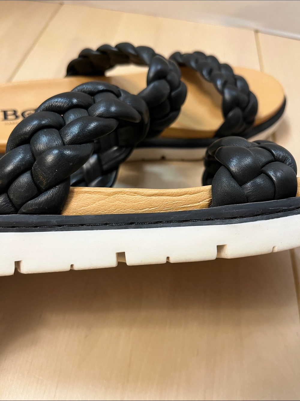 Born Shoes Freesia Black Braided
Leather Plush Slide Sandals, Women’s Size 9 - Picture 11 of 15